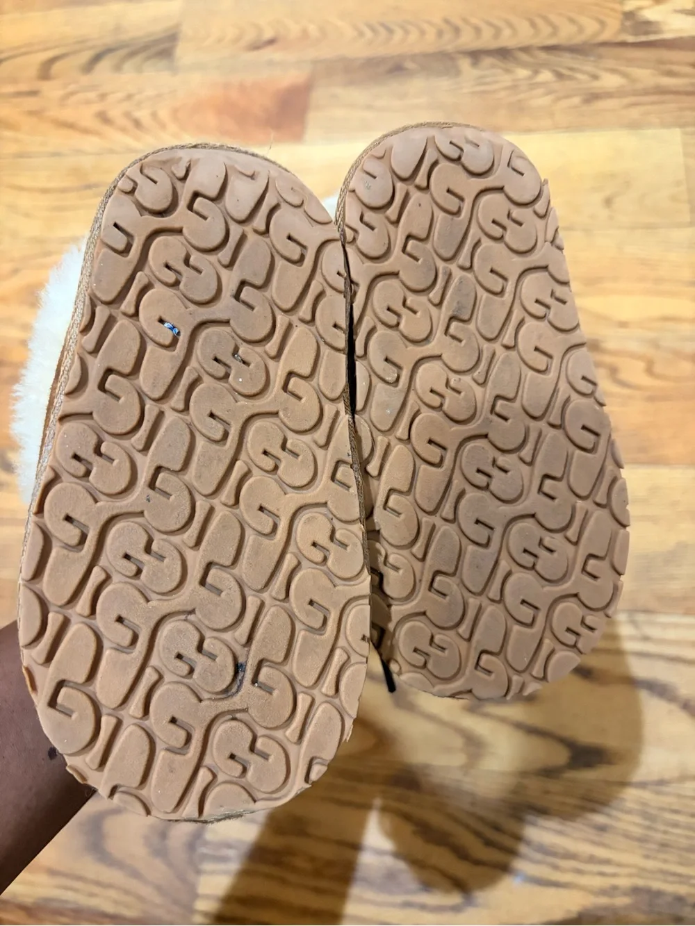 UGG Kids Suede Shearling Boots in Chestnut